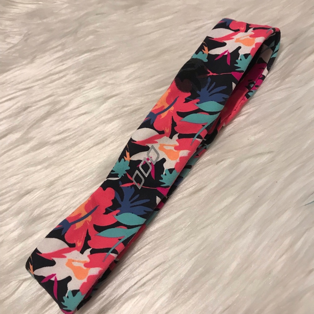 Lorna Jane floral headband